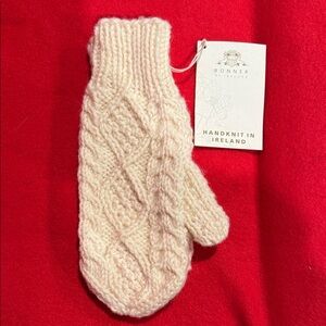 Bonner of Ireland Cream Knit Mittens NWT